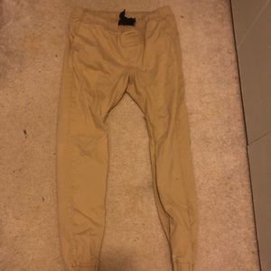 men’s small tan khaki pants